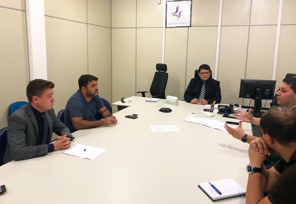 Prefeito Márcio Serrão assina plano de trabalho junto à funasa para o sistema de tratamento de água em Laranjal do Jari.